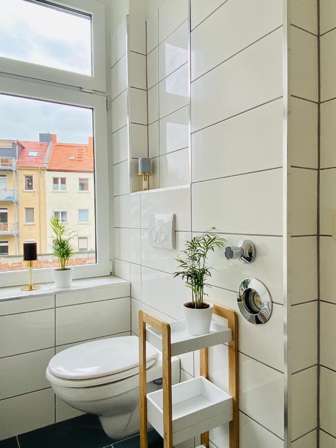 Stilvolles Apartment In Zentraler Lage - Smart-Tv, Queensize-Bett, Altbaustil, Kueche In City-Naehe Ерфурт Екстериор снимка