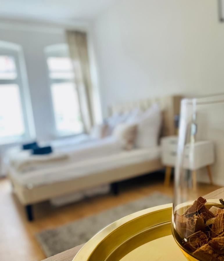 Stilvolles Apartment In Zentraler Lage - Smart-Tv, Queensize-Bett, Altbaustil, Kueche In City-Naehe Ерфурт Екстериор снимка
