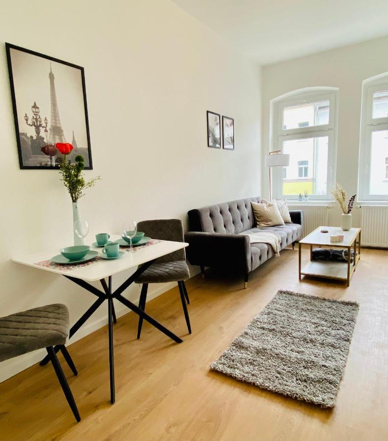 Stilvolles Apartment In Zentraler Lage - Smart-Tv, Queensize-Bett, Altbaustil, Kueche In City-Naehe Ерфурт Екстериор снимка