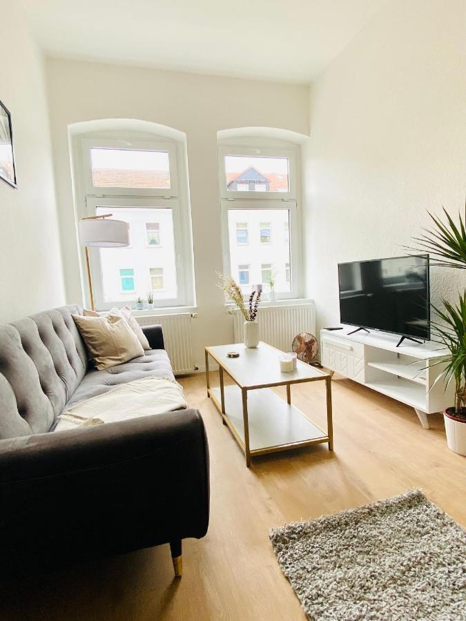 Stilvolles Apartment In Zentraler Lage - Smart-Tv, Queensize-Bett, Altbaustil, Kueche In City-Naehe Ерфурт Екстериор снимка