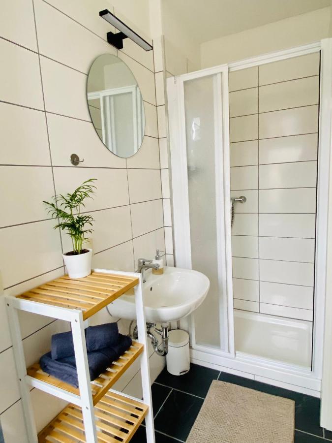 Stilvolles Apartment In Zentraler Lage - Smart-Tv, Queensize-Bett, Altbaustil, Kueche In City-Naehe Ерфурт Екстериор снимка