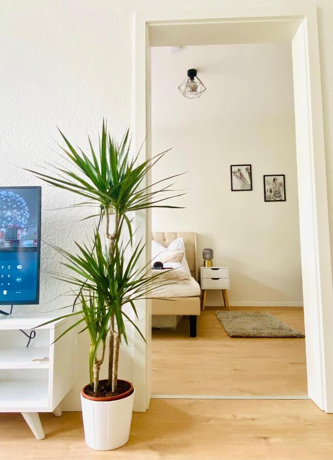 Stilvolles Apartment In Zentraler Lage - Smart-Tv, Queensize-Bett, Altbaustil, Kueche In City-Naehe Ерфурт Екстериор снимка
